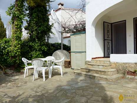 Nice house with garage for sale in Rosas (Costa Brava)