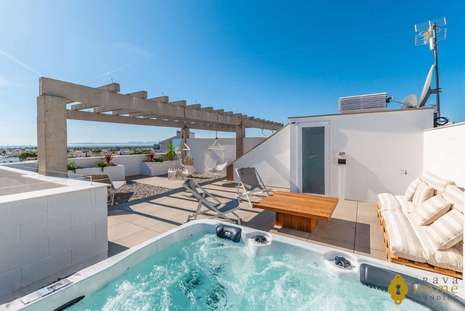 Precioso atico con terraza y piscina, en venta en Rosas - Santa Margarita