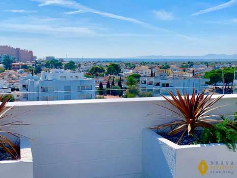 Superbe appartement atico avec vue mer ou montagne, terrasse, jacuzzi, et piscine, en vente à Rosas - Santa Margarita