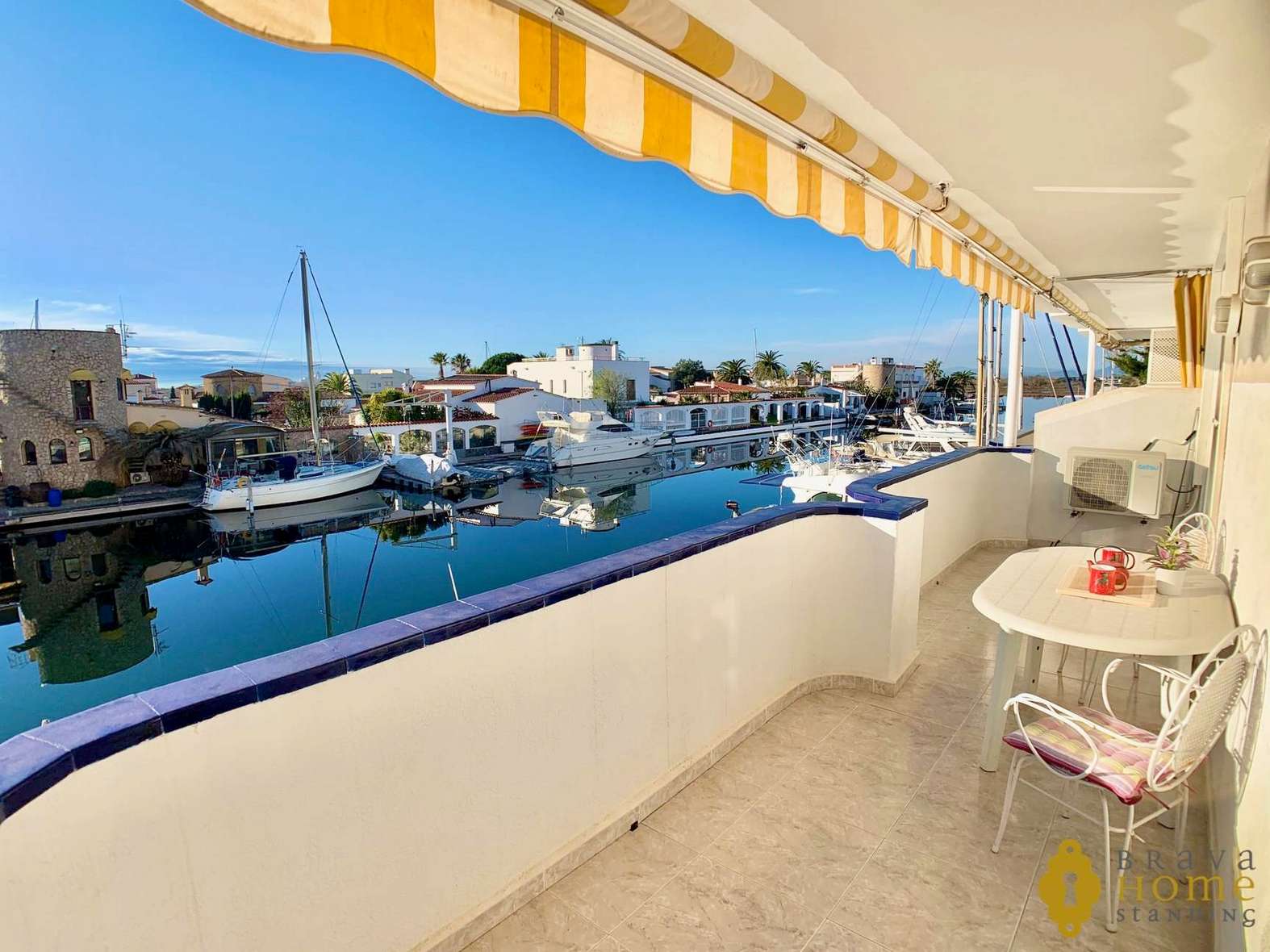 Piso con amarre y parking en venta en Rosas - Santa Margarita