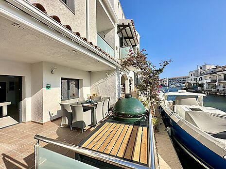 Luxurious house with mooring before the bridges in Empuriabrava