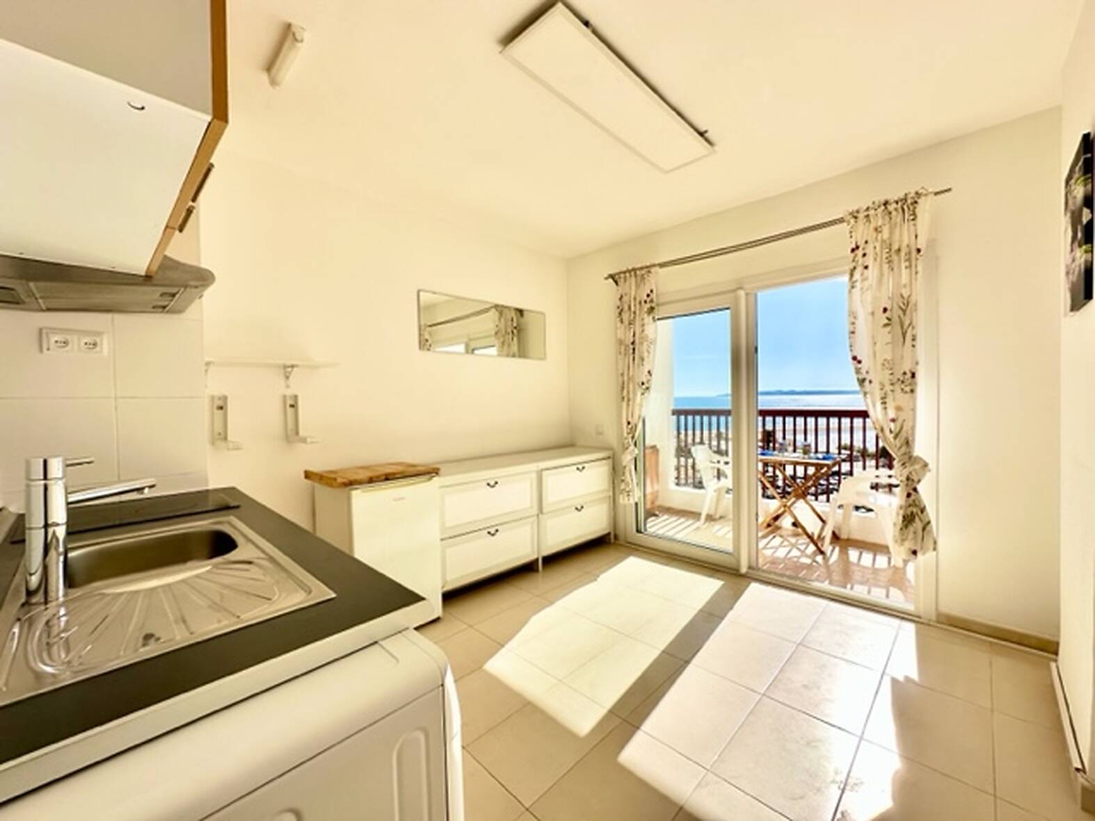 Studio on the seafront, for sale in Empuriabrava