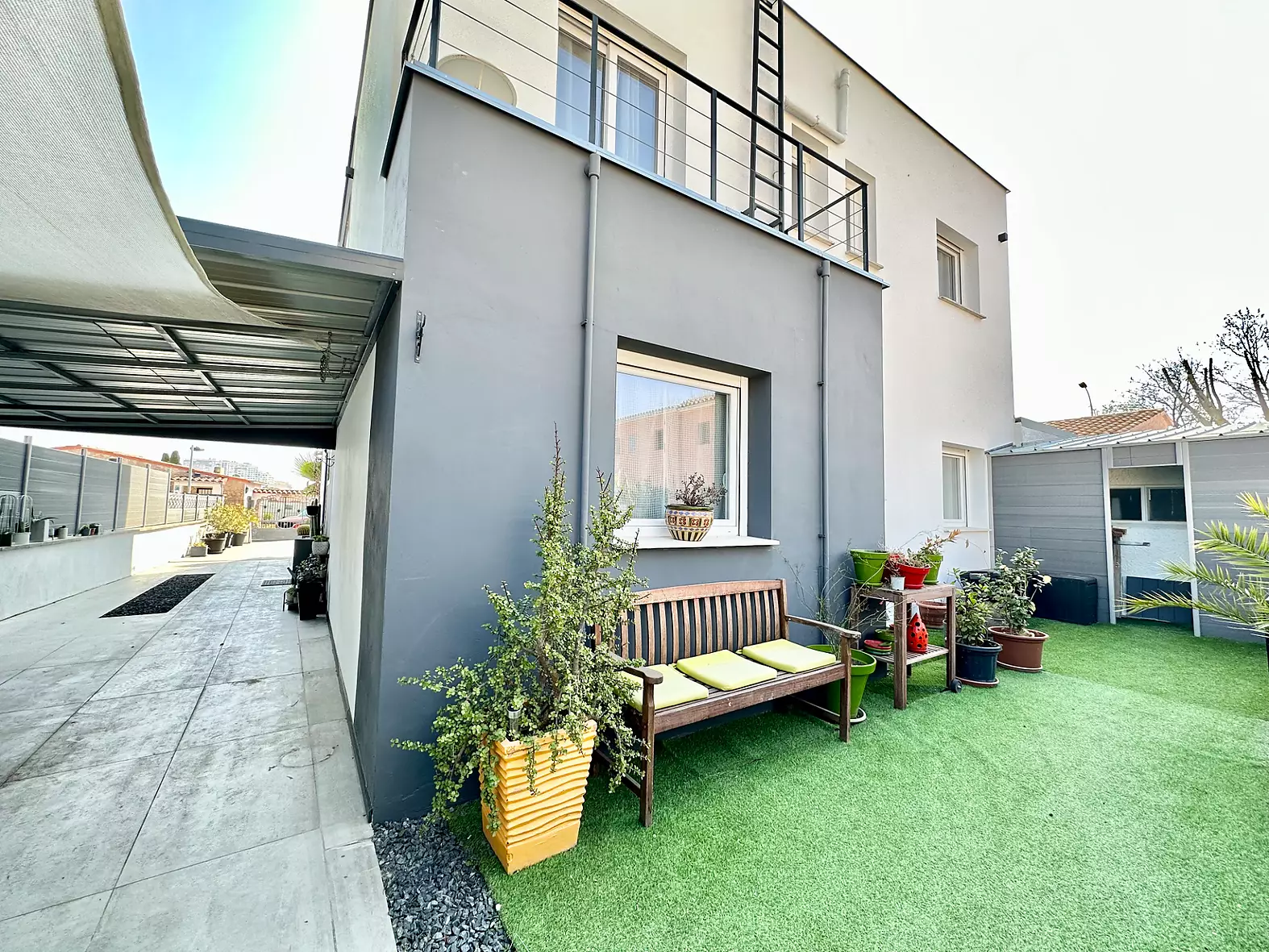 Superb villa with swimming pool near the center and beach of Empuriabrava