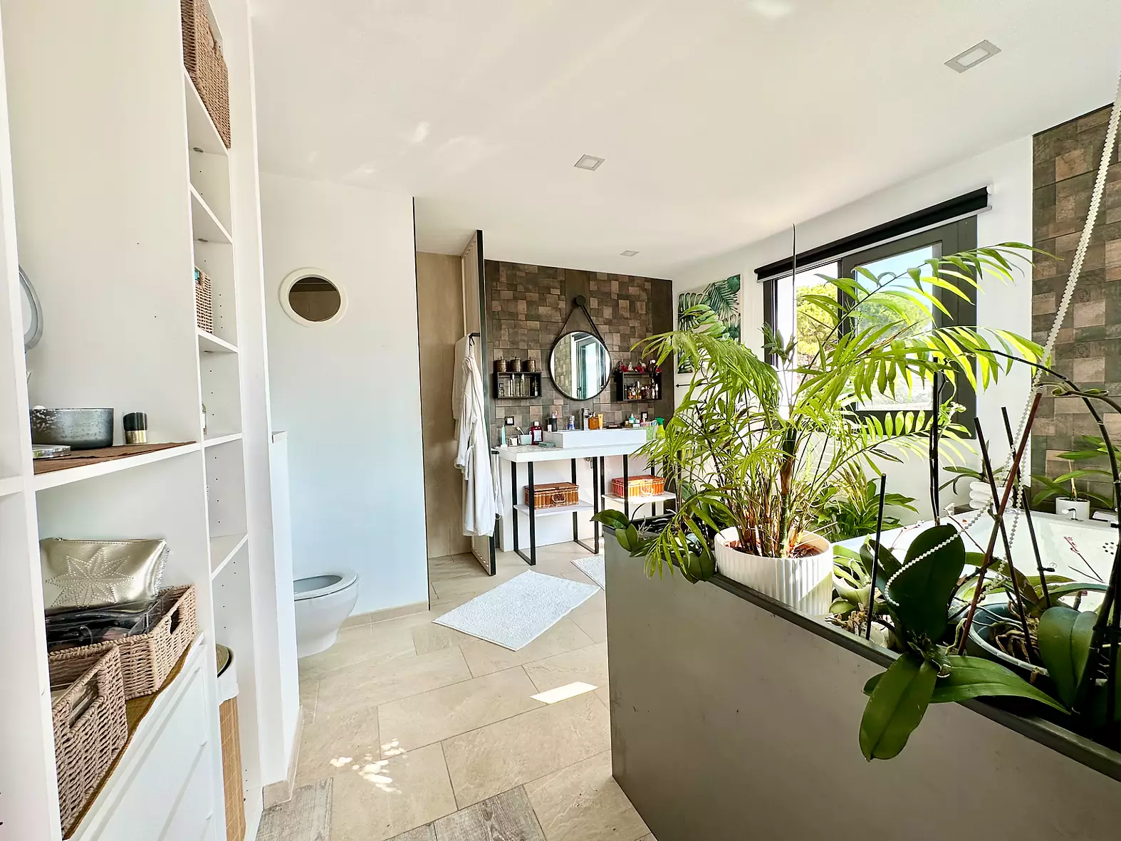 Superb villa with swimming pool near the center and beach of Empuriabrava