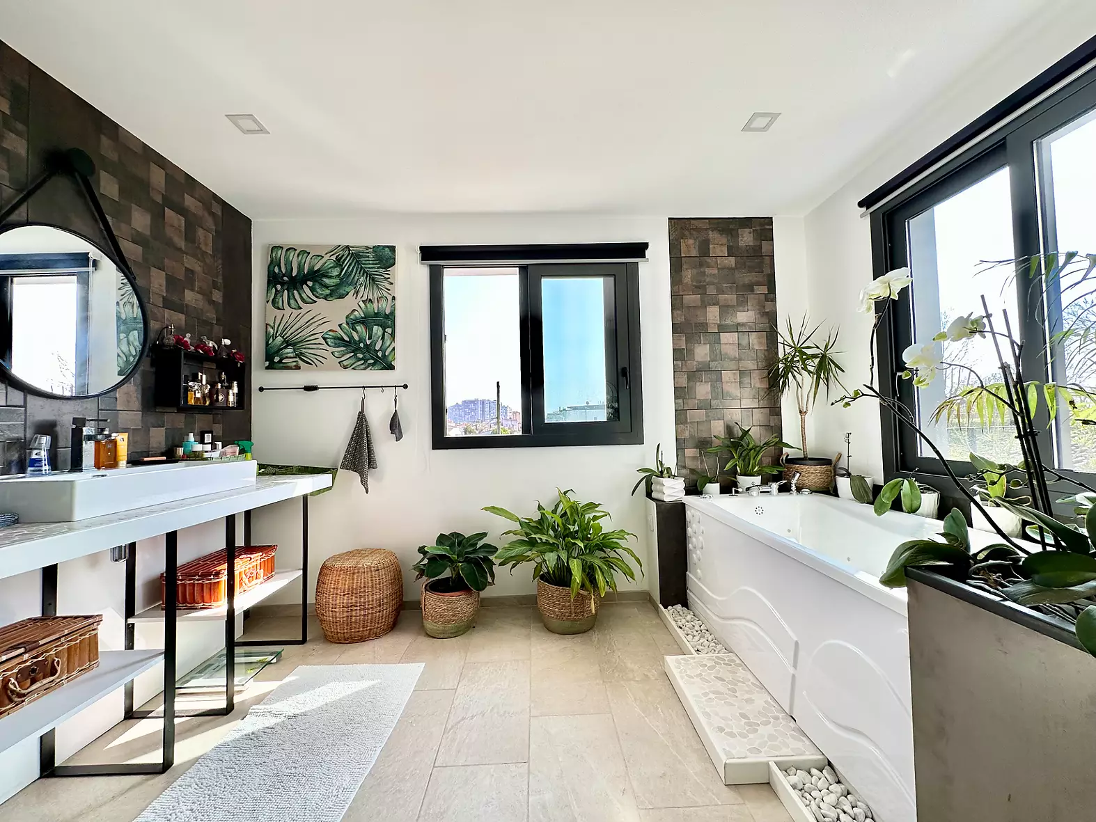 Superb villa with swimming pool near the center and beach of Empuriabrava