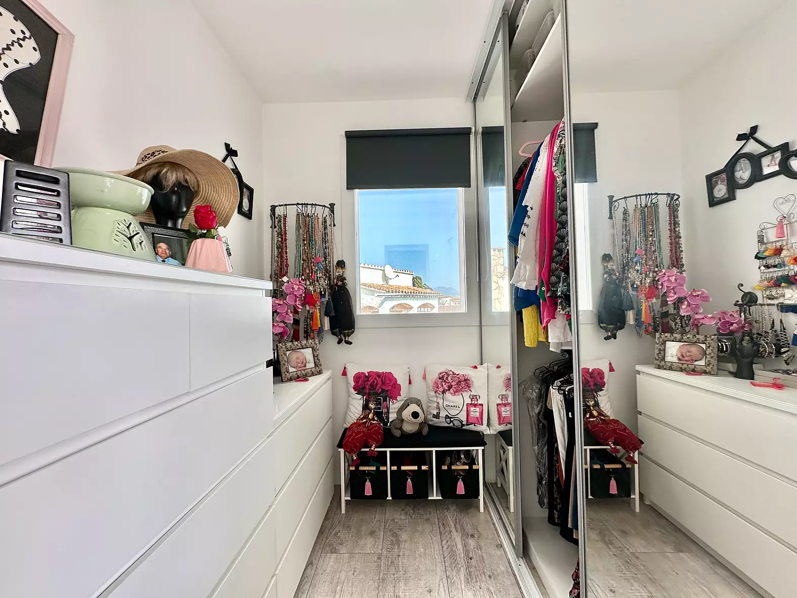 Superb villa with swimming pool near the center and beach of Empuriabrava