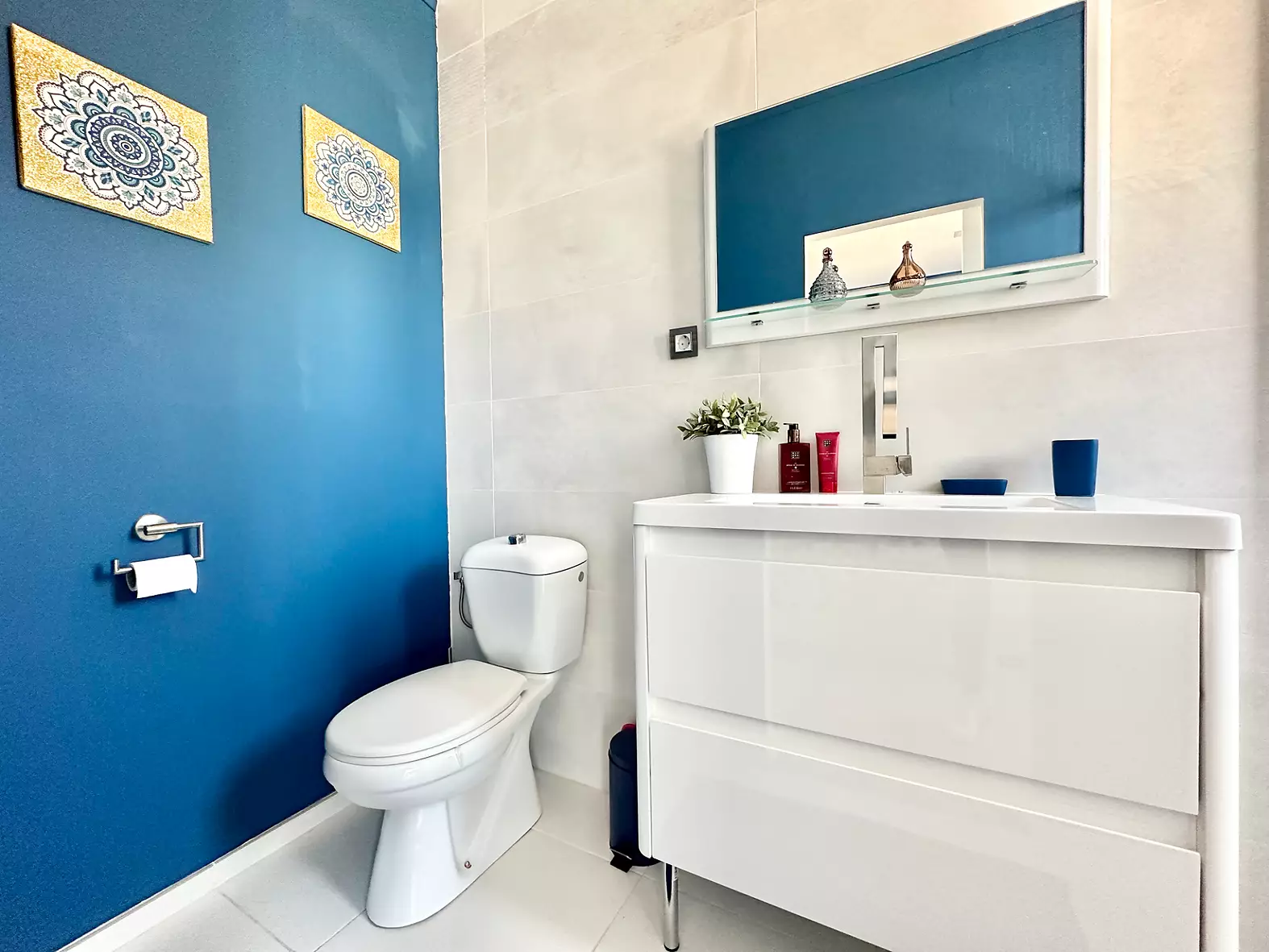 Superb villa with swimming pool near the center and beach of Empuriabrava