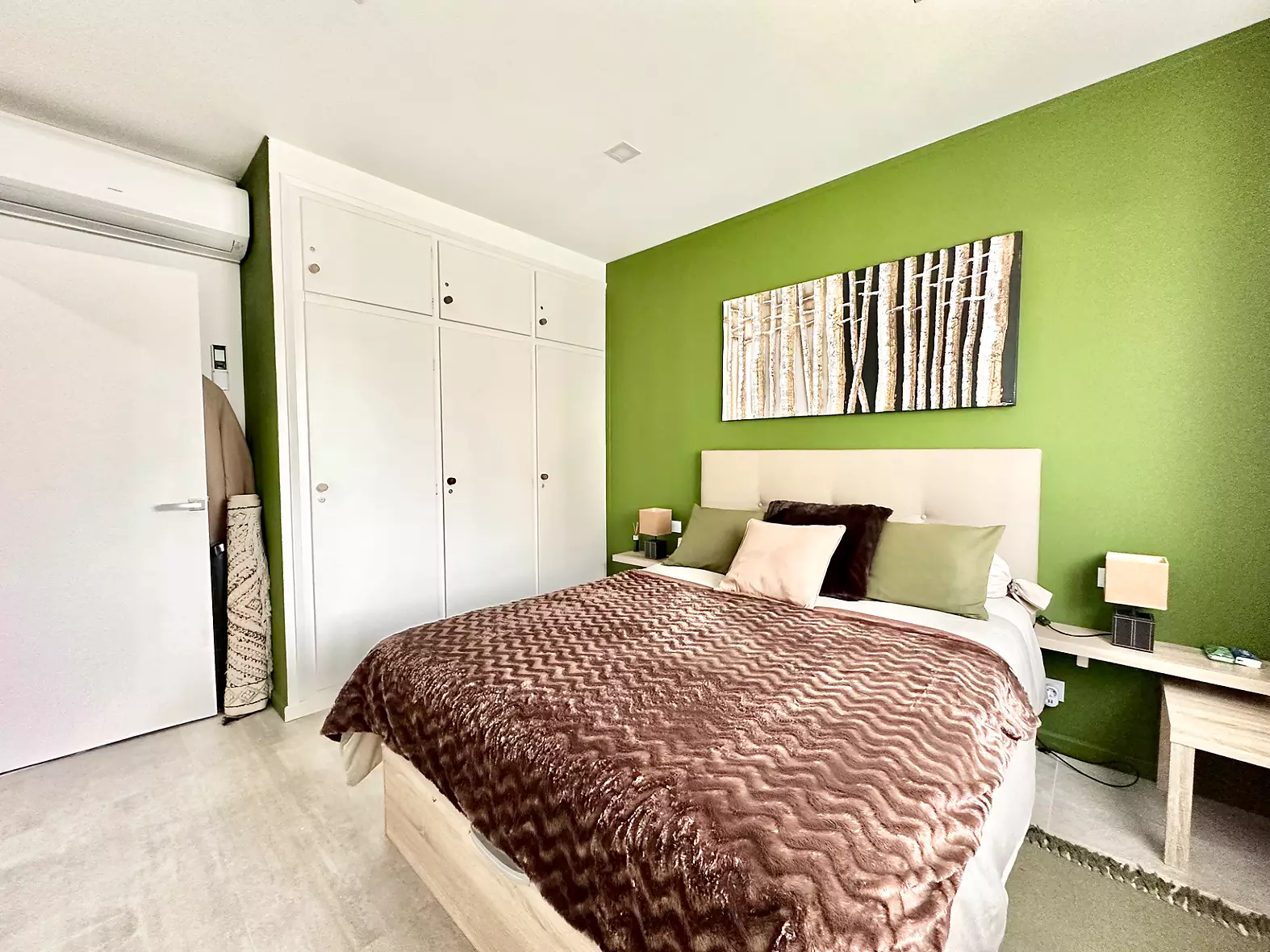 Superb villa with swimming pool near the center and beach of Empuriabrava