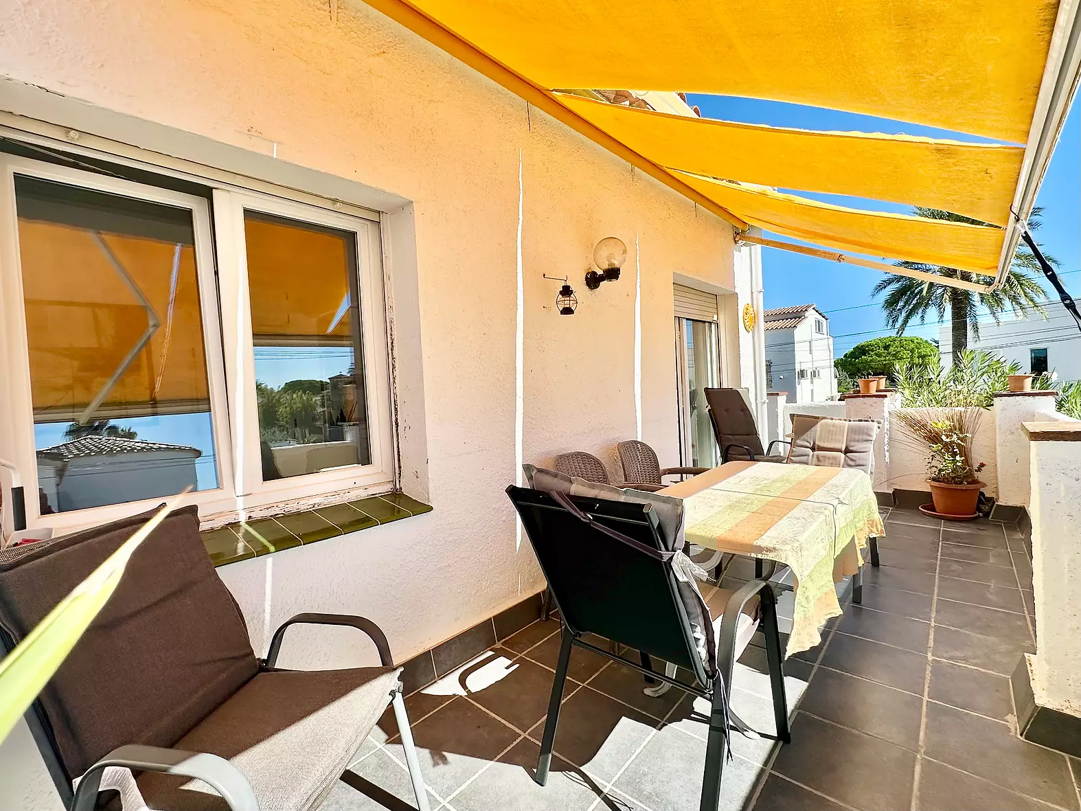 Apartment for Sale with tourist license and Canal Views in Empuriabrava