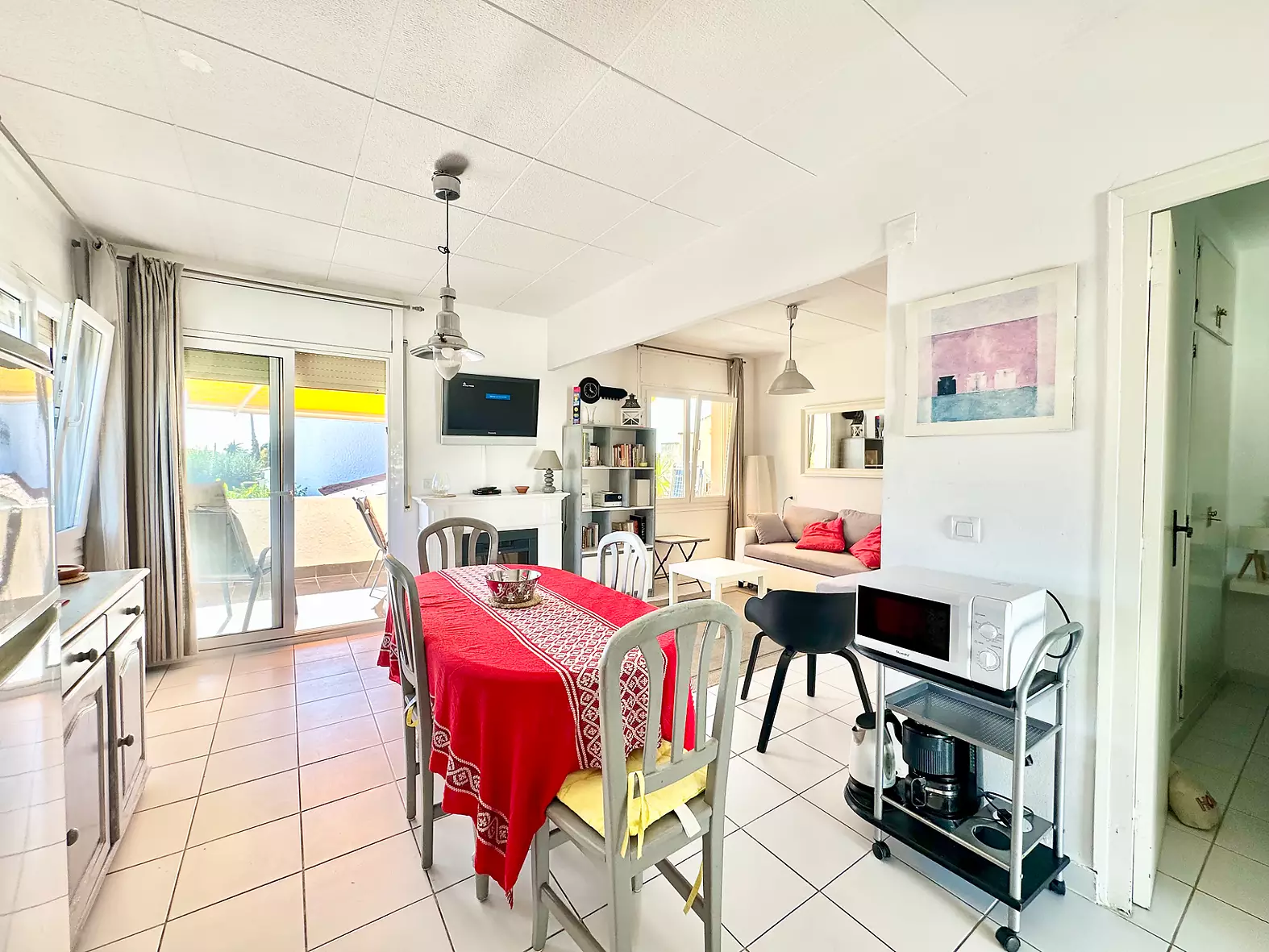 Apartment for Sale with tourist license and Canal Views in Empuriabrava