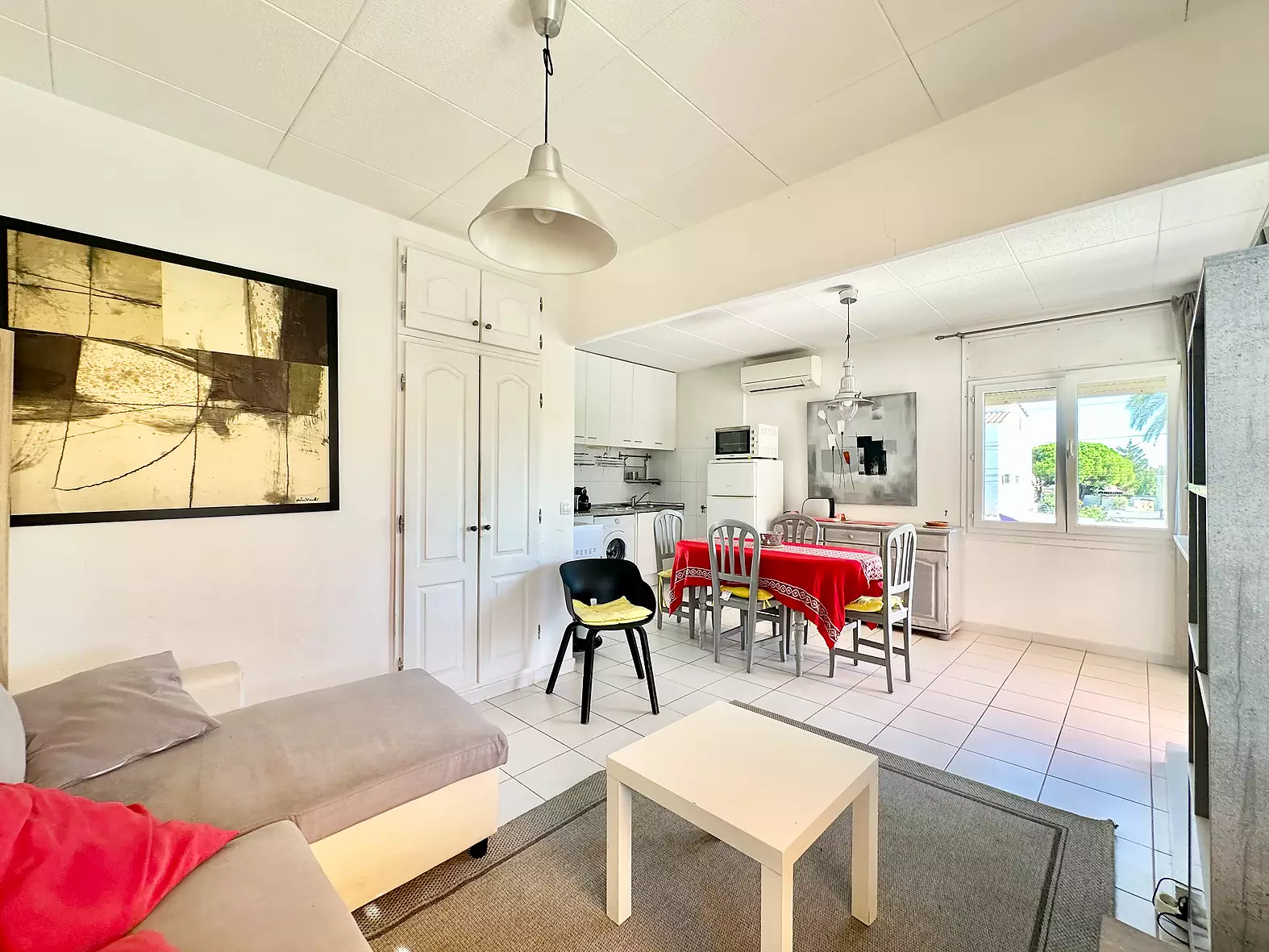 Apartment for Sale with tourist license and Canal Views in Empuriabrava