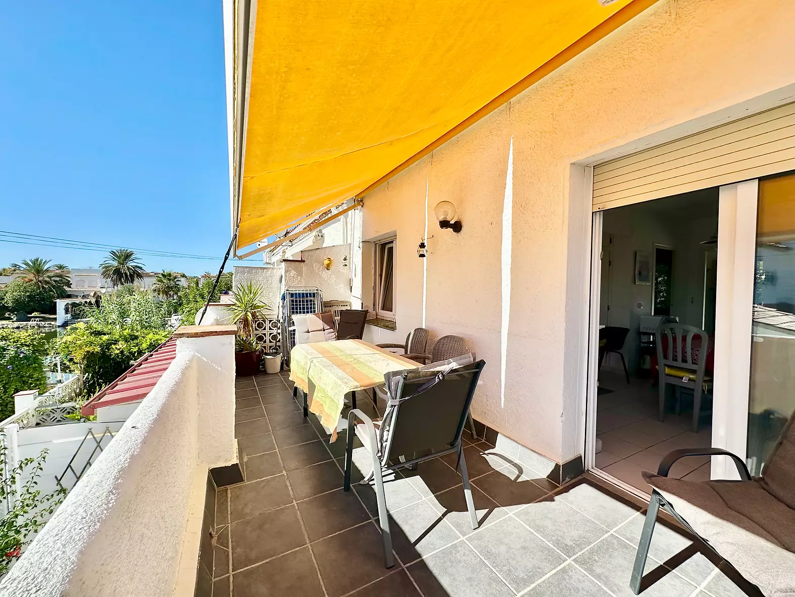 Apartment for Sale with tourist license and Canal Views in Empuriabrava