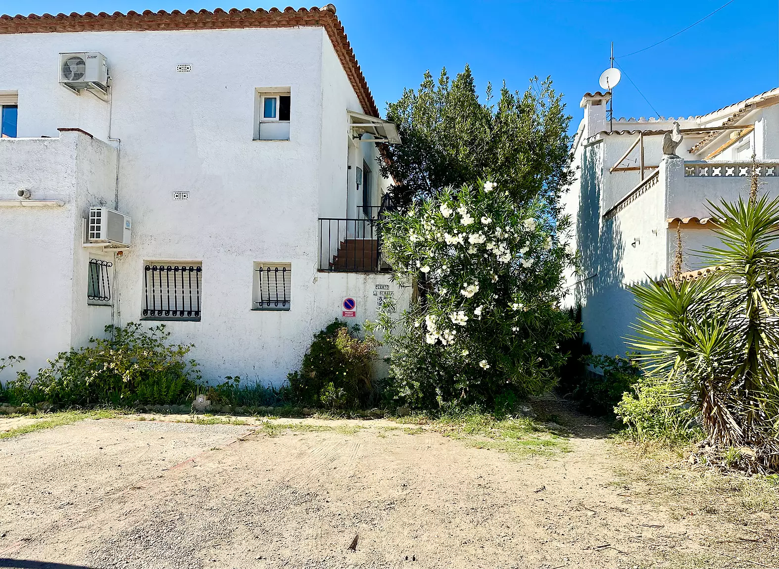 Apartment for Sale with tourist license and Canal Views in Empuriabrava