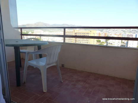 STUDIO WITH SEA VIEW AND COMMUNITY POOL FOR SALE IN ROSAS
