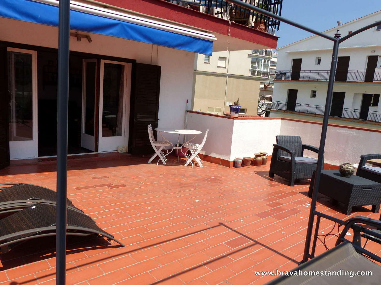 Apartment at 100m from the beach with 40sqm terrace for sale in Rosas - Salatar