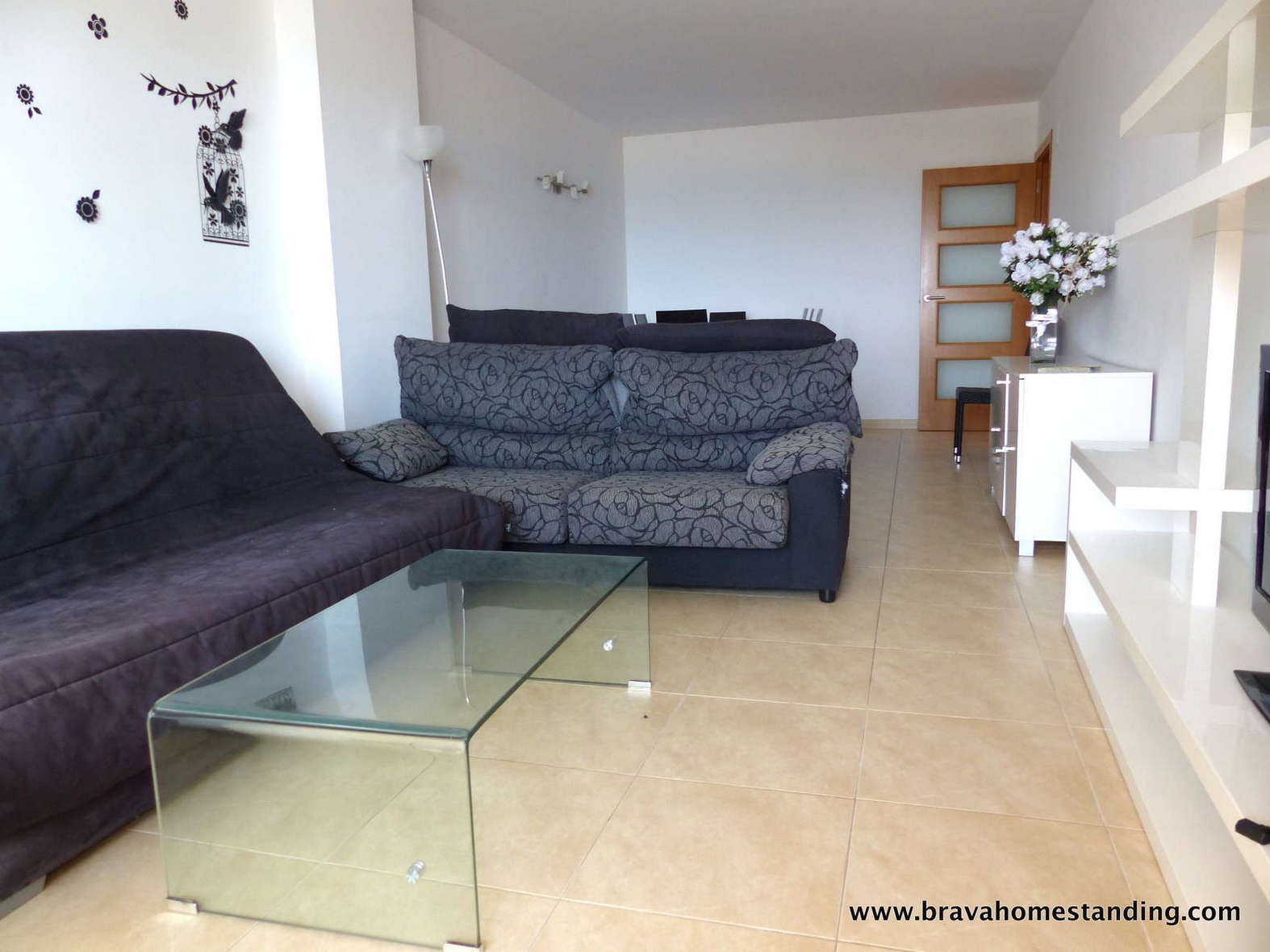 Stunning beach front apartment for sale in Empuriabrava