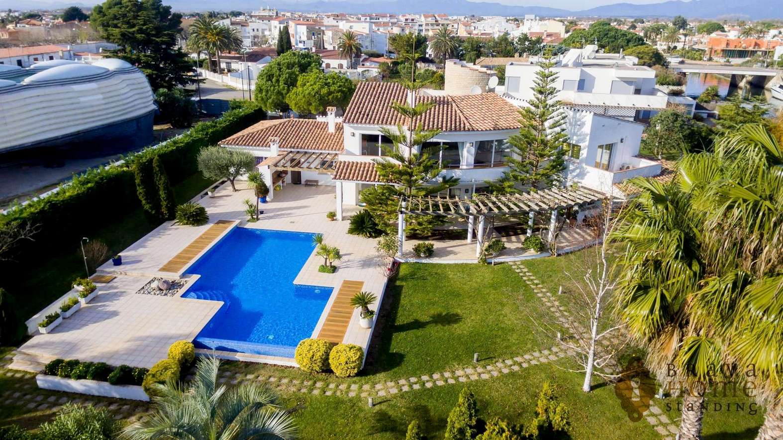 Espectacular mansión de lujo en Empuriabrava, con amarre de 70 m