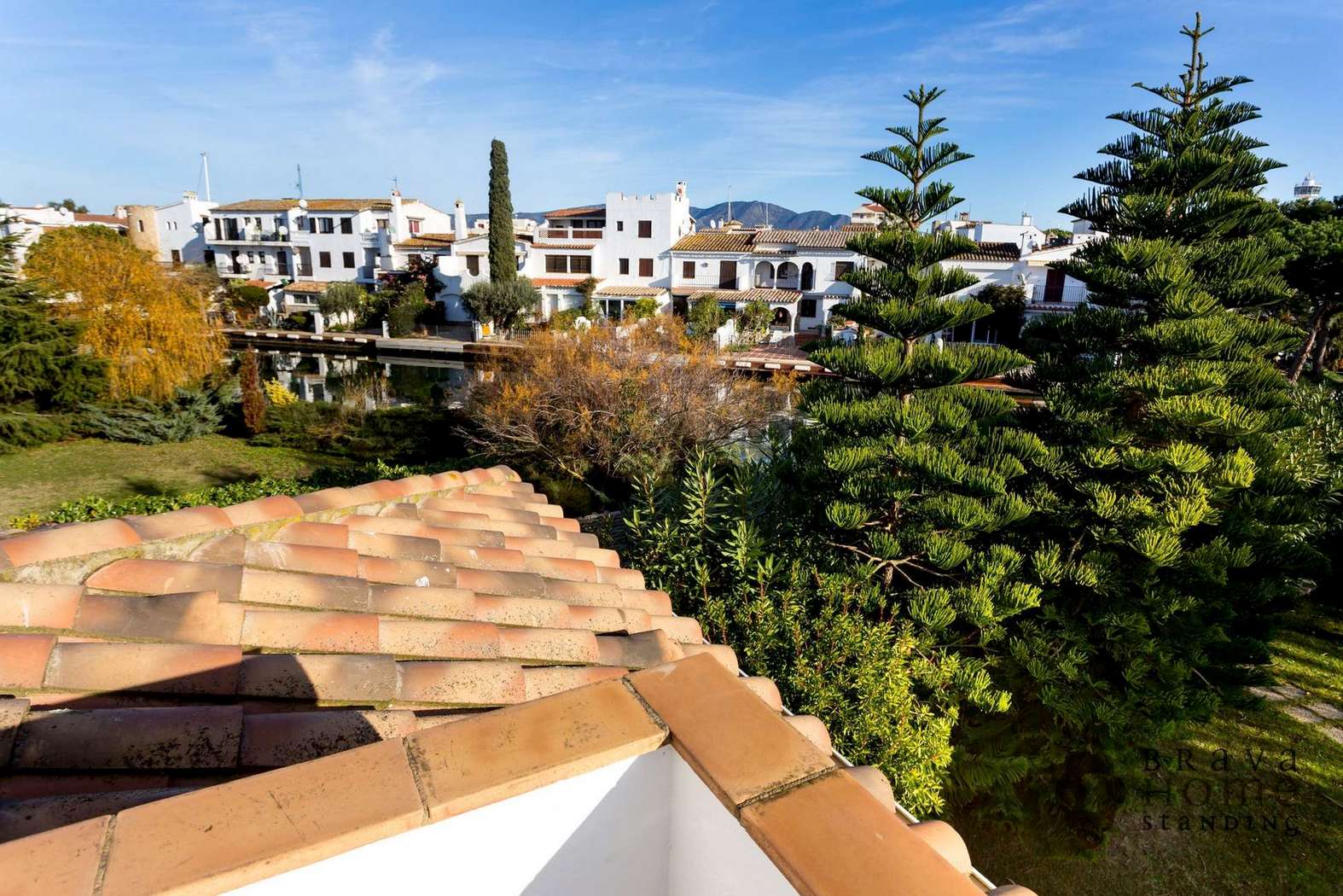 Espectacular mansión de lujo en Empuriabrava, con amarre de 70 m