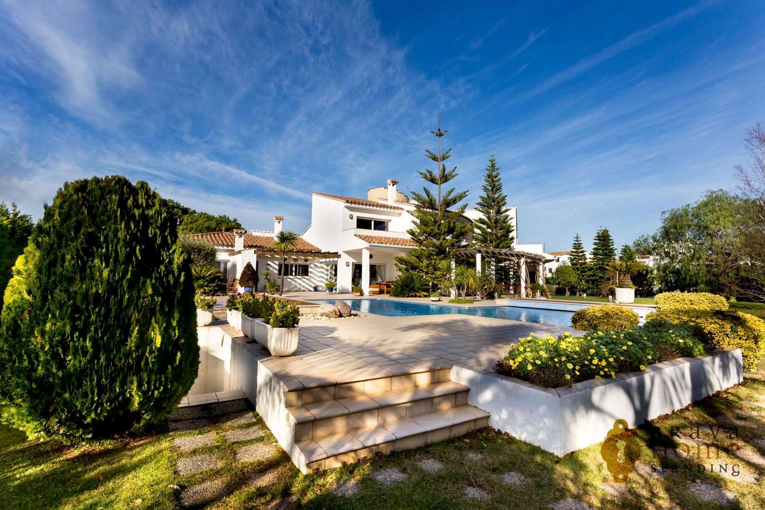 Espectacular mansión de lujo en Empuriabrava, con amarre de 70 m