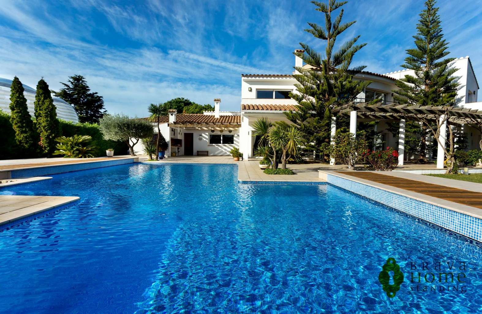 Espectacular mansión de lujo en Empuriabrava, con amarre de 70 m