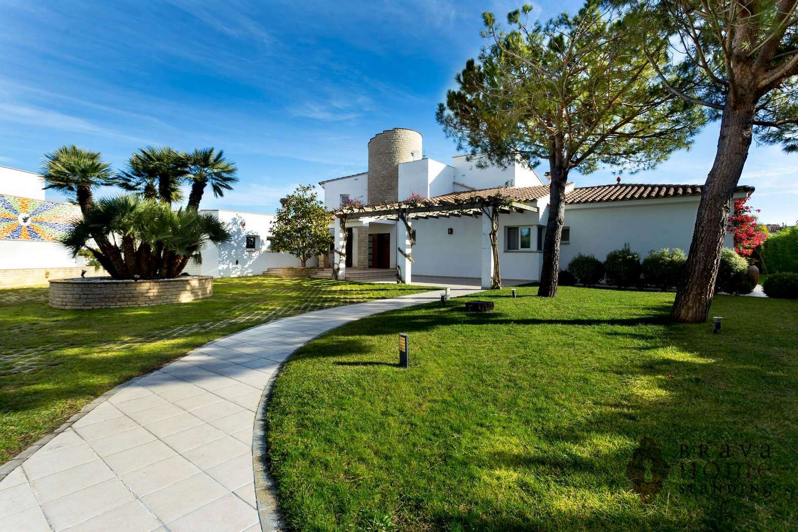 Espectacular mansión de lujo en Empuriabrava, con amarre de 70 m