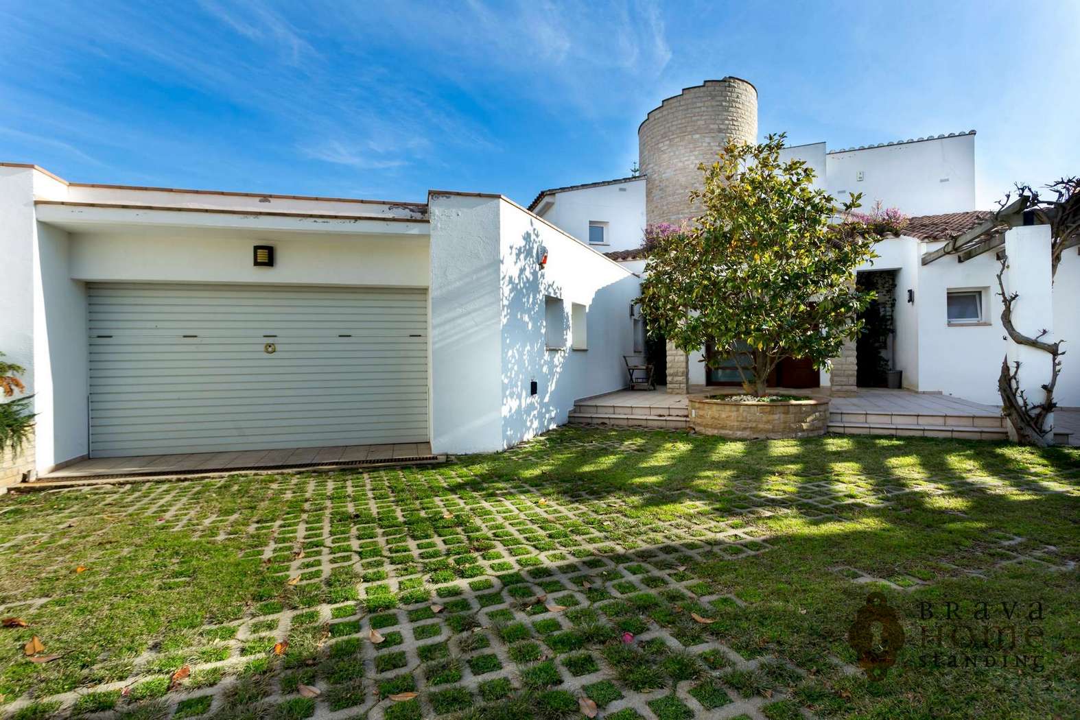 Espectacular mansión de lujo en Empuriabrava, con amarre de 70 m