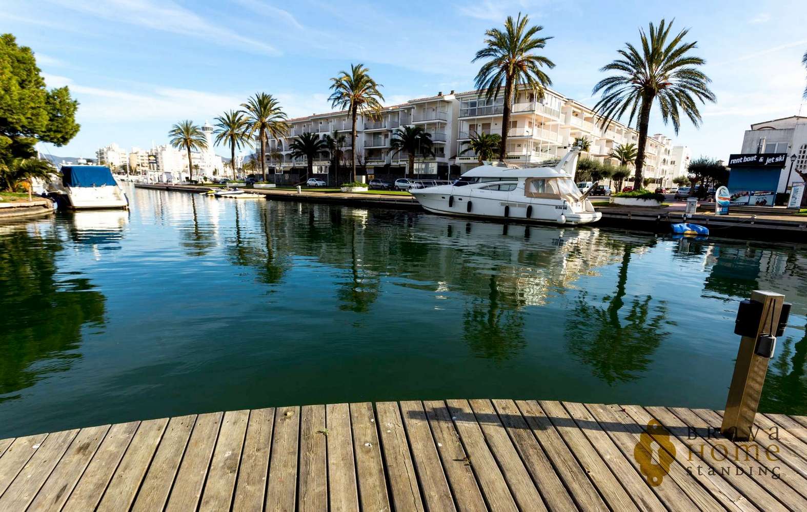 Espectacular mansión de lujo en Empuriabrava, con amarre de 70 m