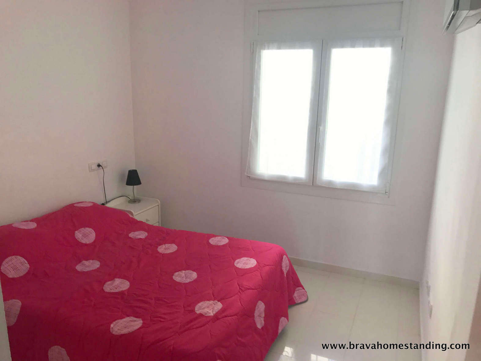 Precioso apartamento con vistas al mar en venta en Rosas
