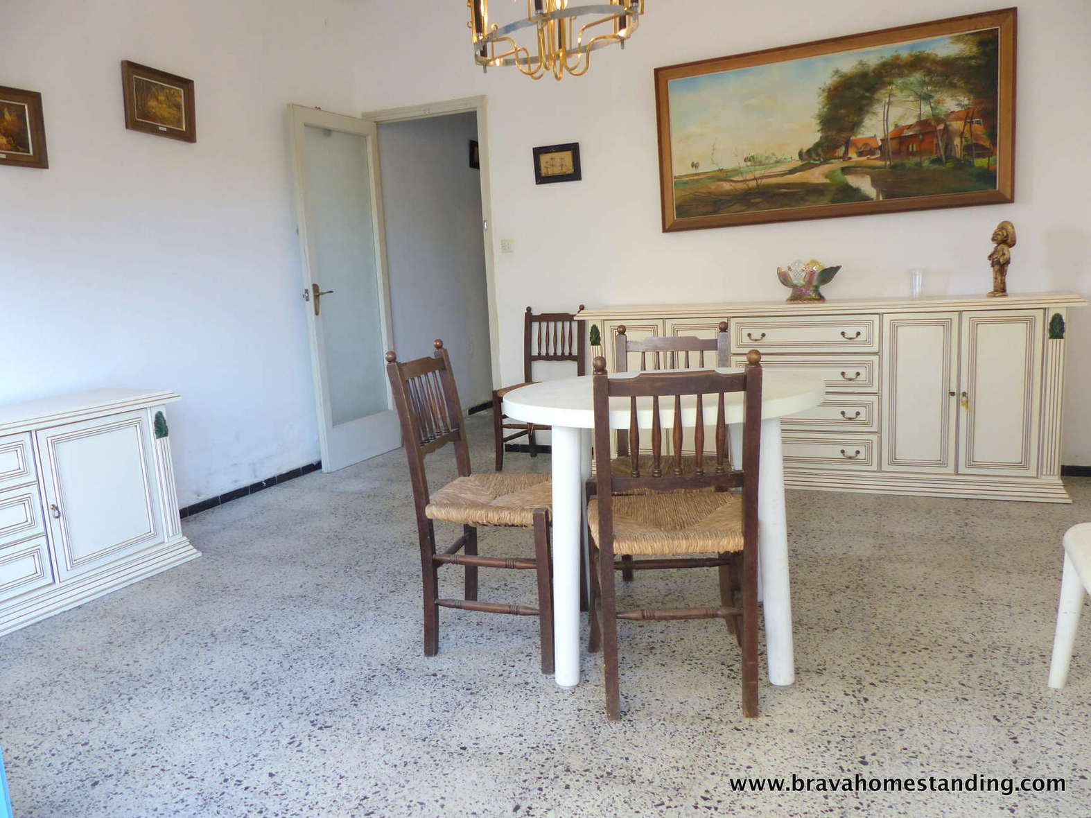 Apartment to renovate in second line of sea, for sale in Rosas - Santa Margarita