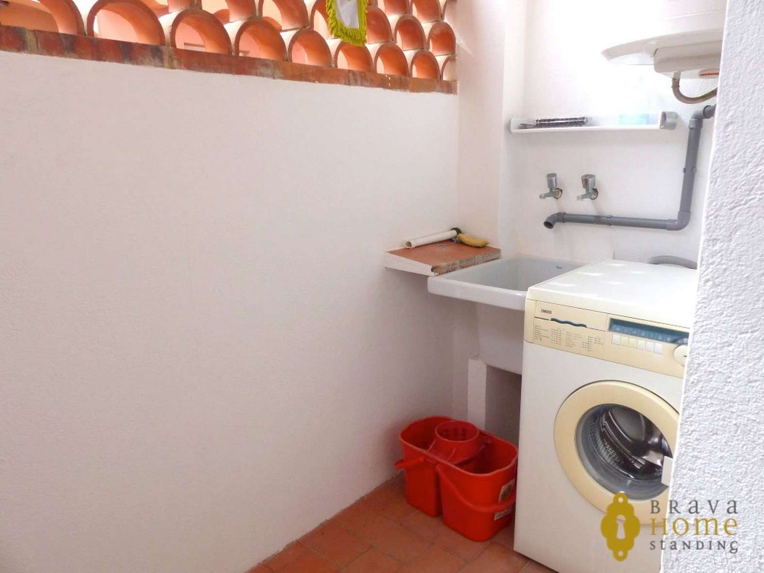 Hermoso apartamento a 200 metros de la playa en venta en Empuriabrava