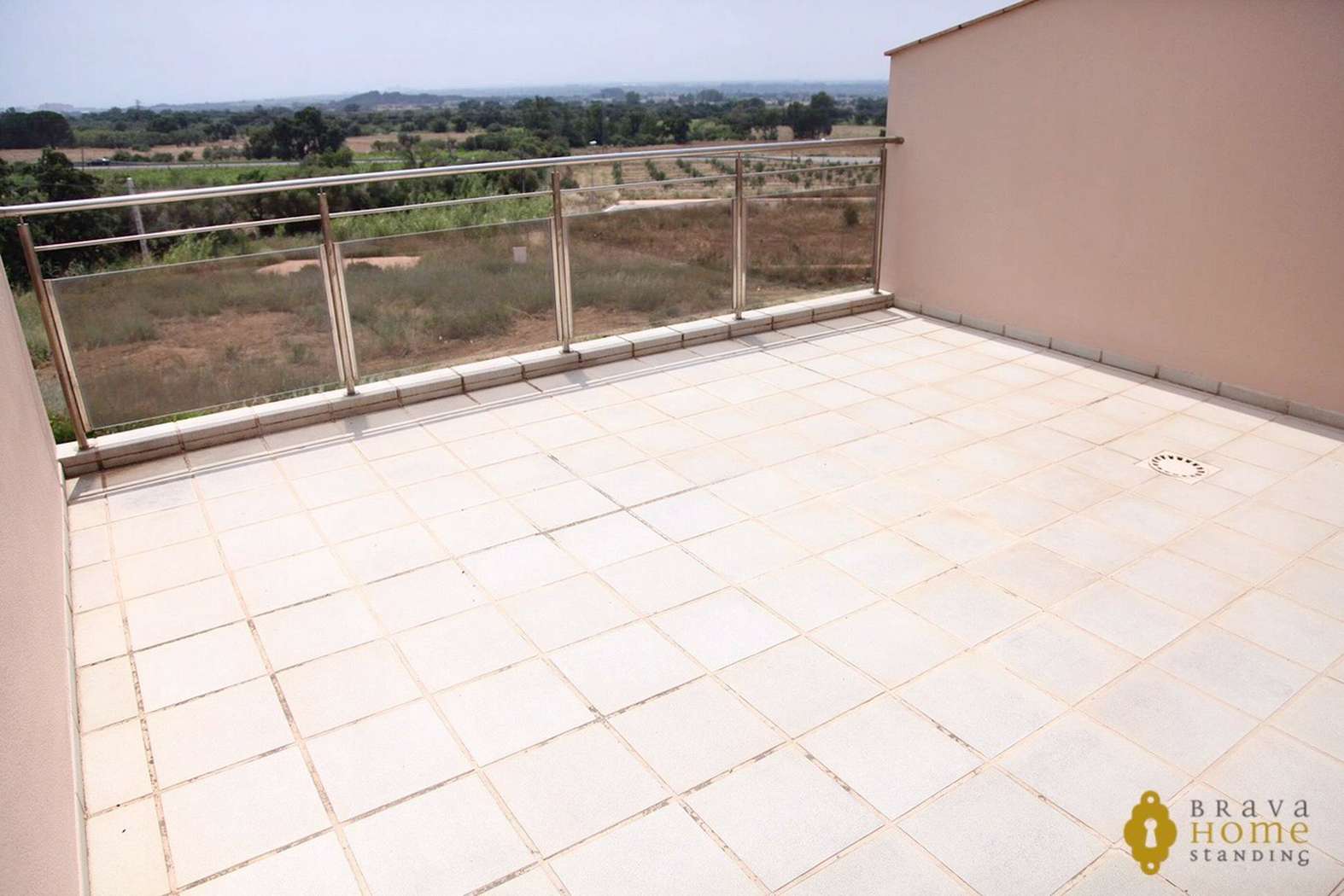 Apartament tipus dúplex en venda a Palau Saverdera (Costa Brava)