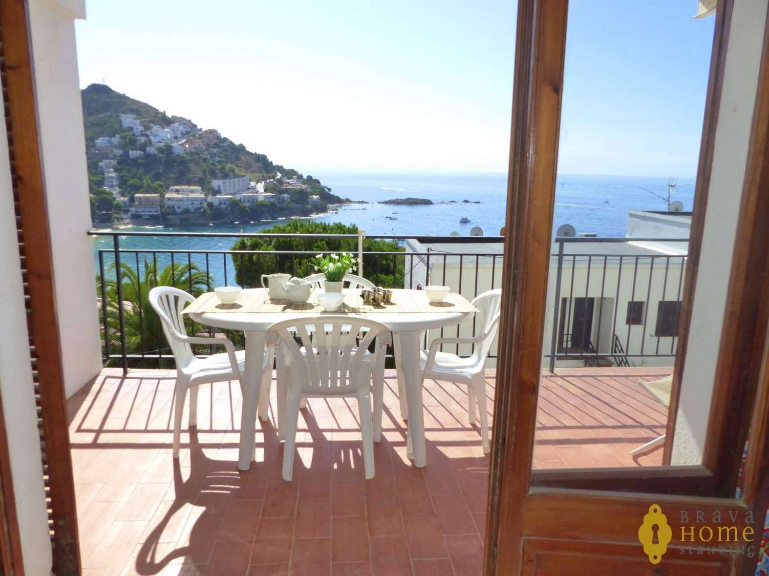 Bonito apartamento con unas vistas espléndidas del mar en venta en Rosas - Canyelles