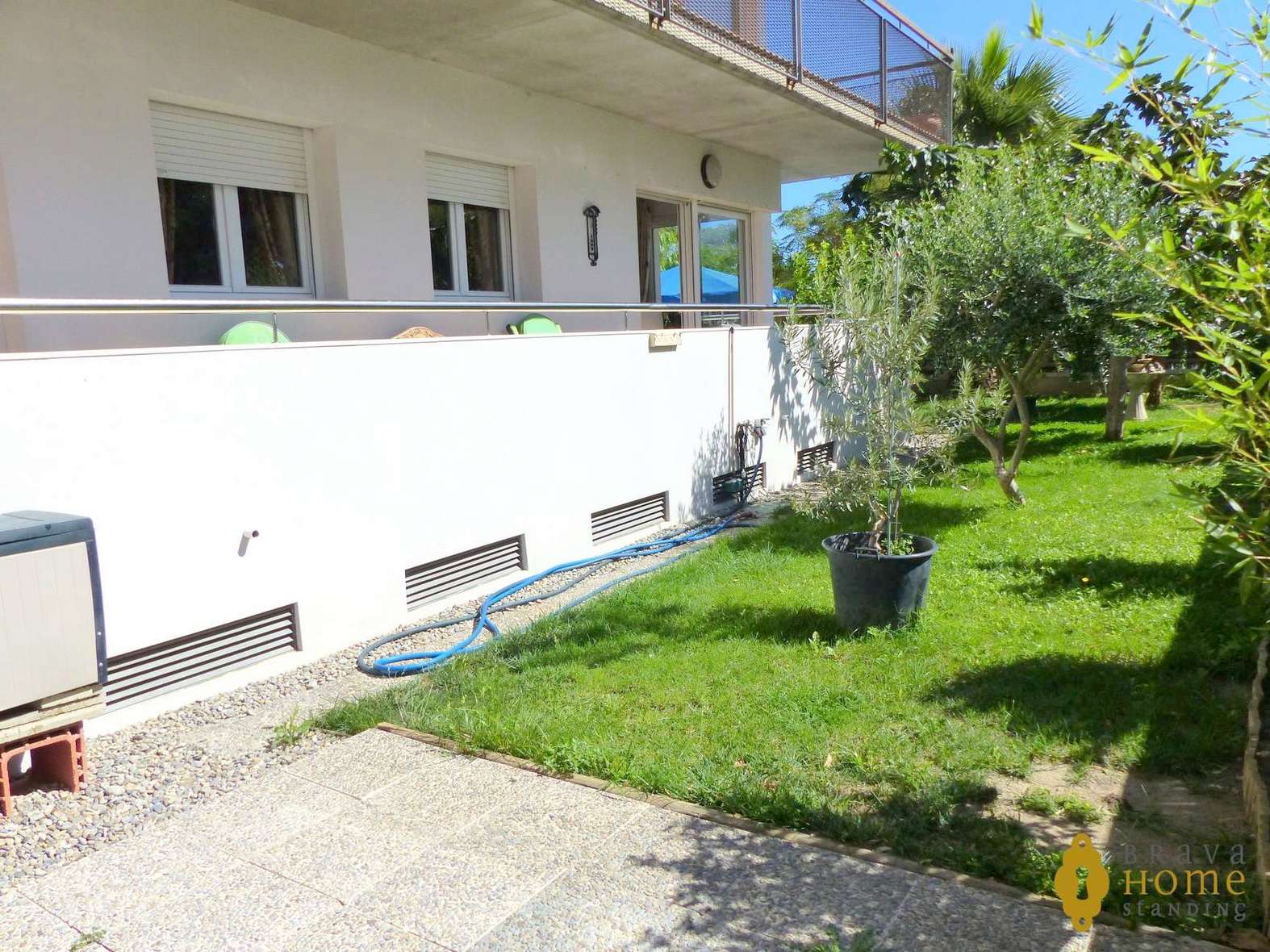 Magnífic apartament amb jardí privat en venda a Roses - Santa Margarida