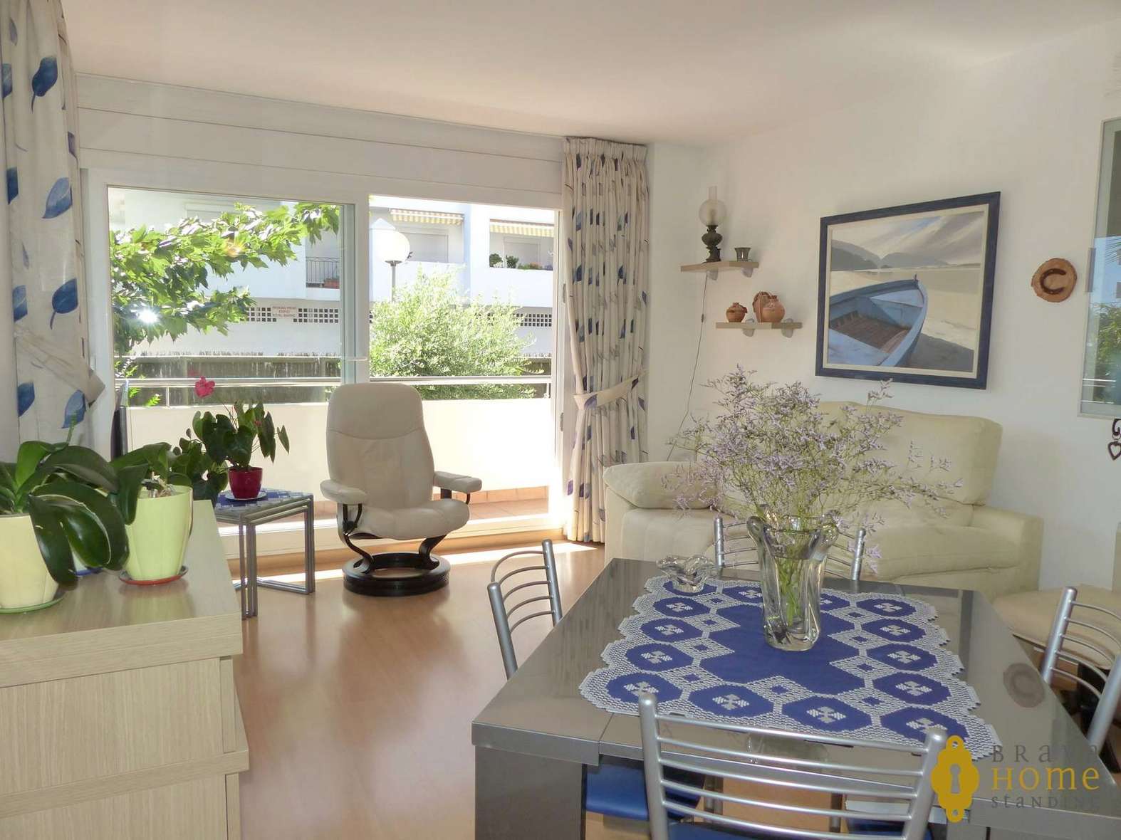 Magnífic apartament amb jardí privat en venda a Roses - Santa Margarida