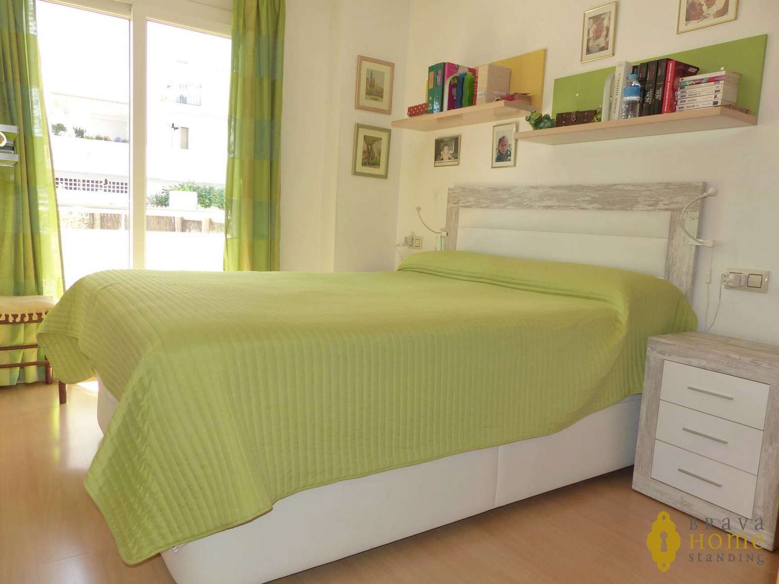 Magnífic apartament amb jardí privat en venda a Roses - Santa Margarida