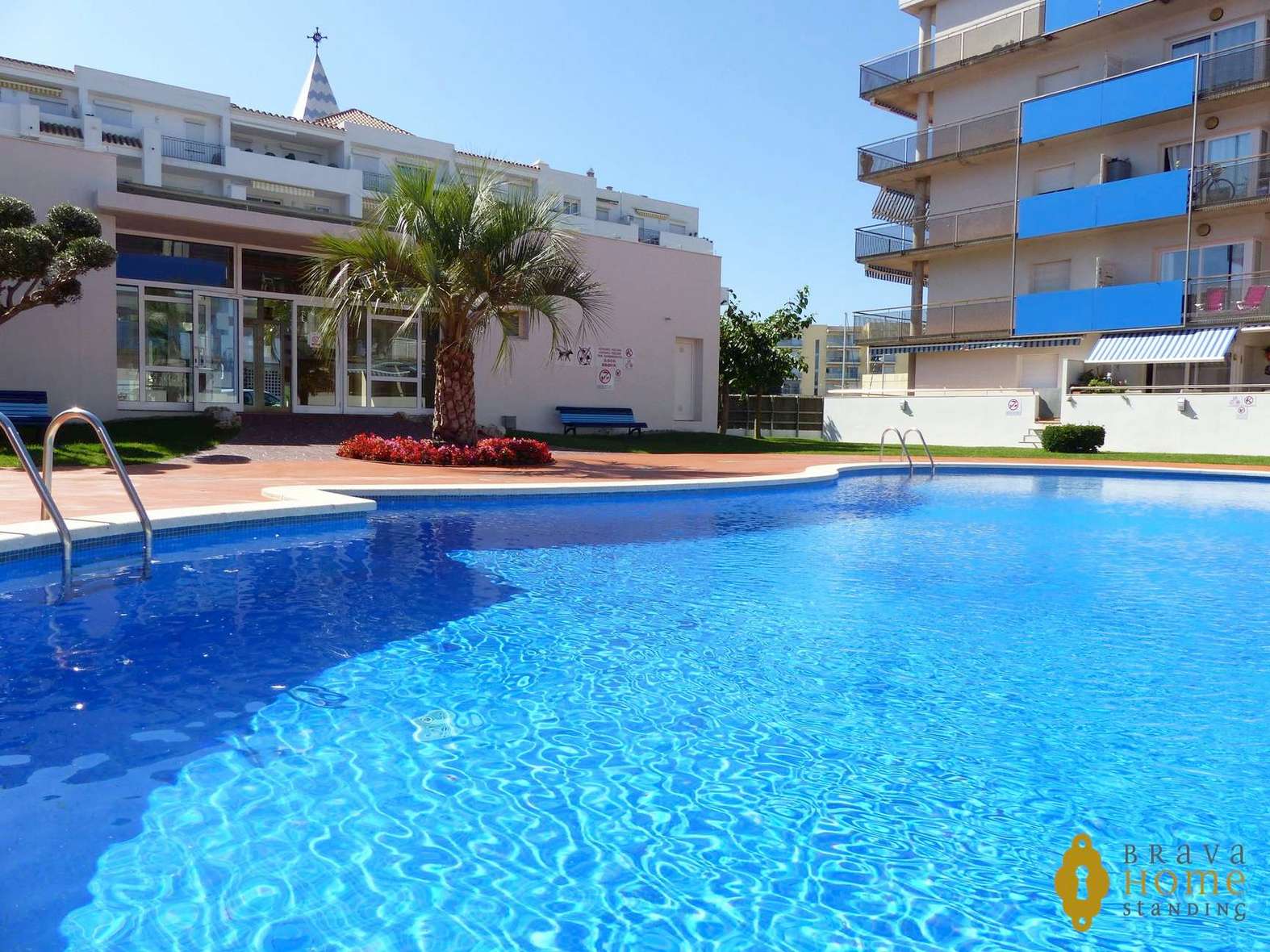Magnífic apartament amb jardí privat en venda a Roses - Santa Margarida