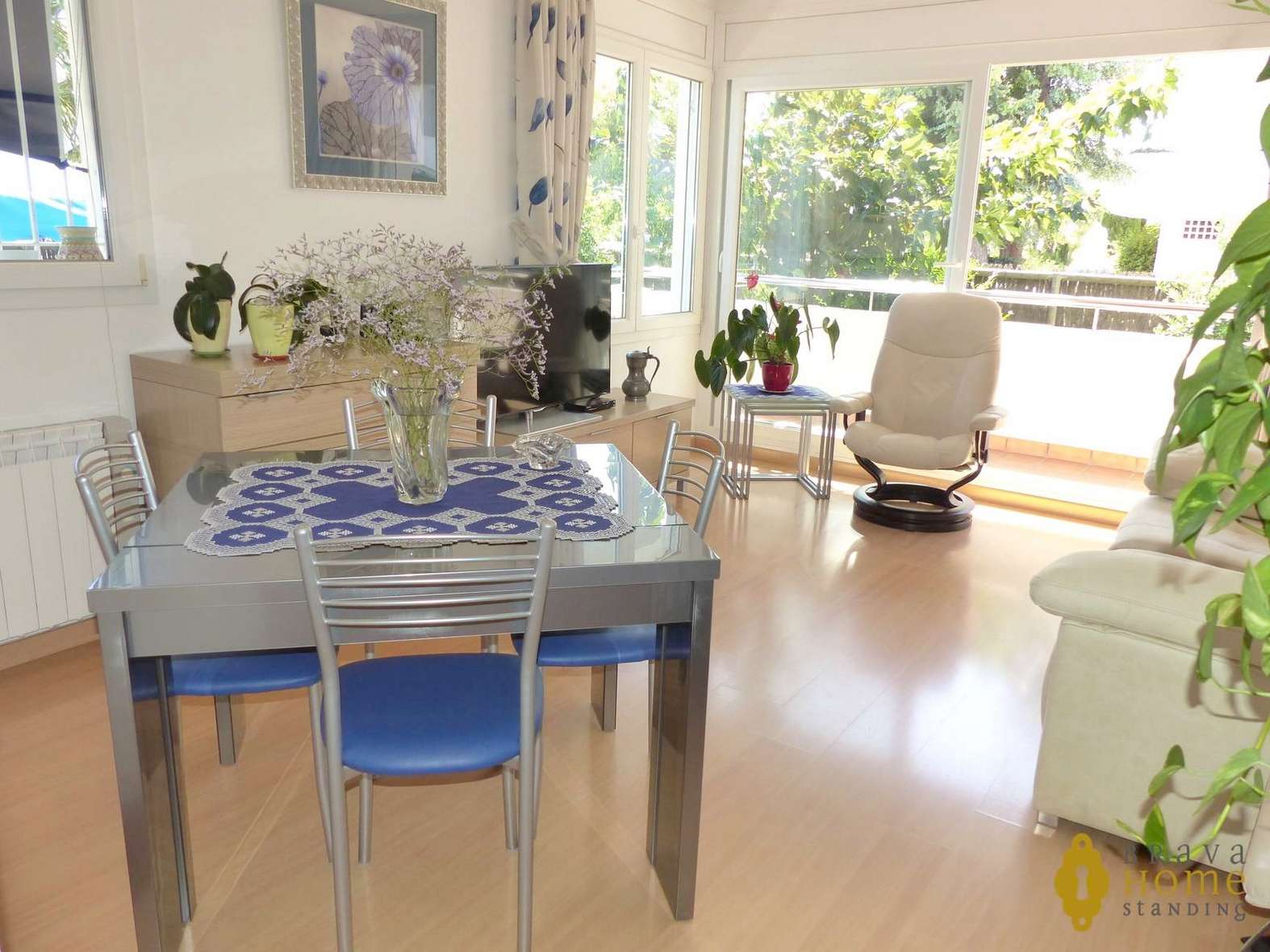 Magnífic apartament amb jardí privat en venda a Roses - Santa Margarida