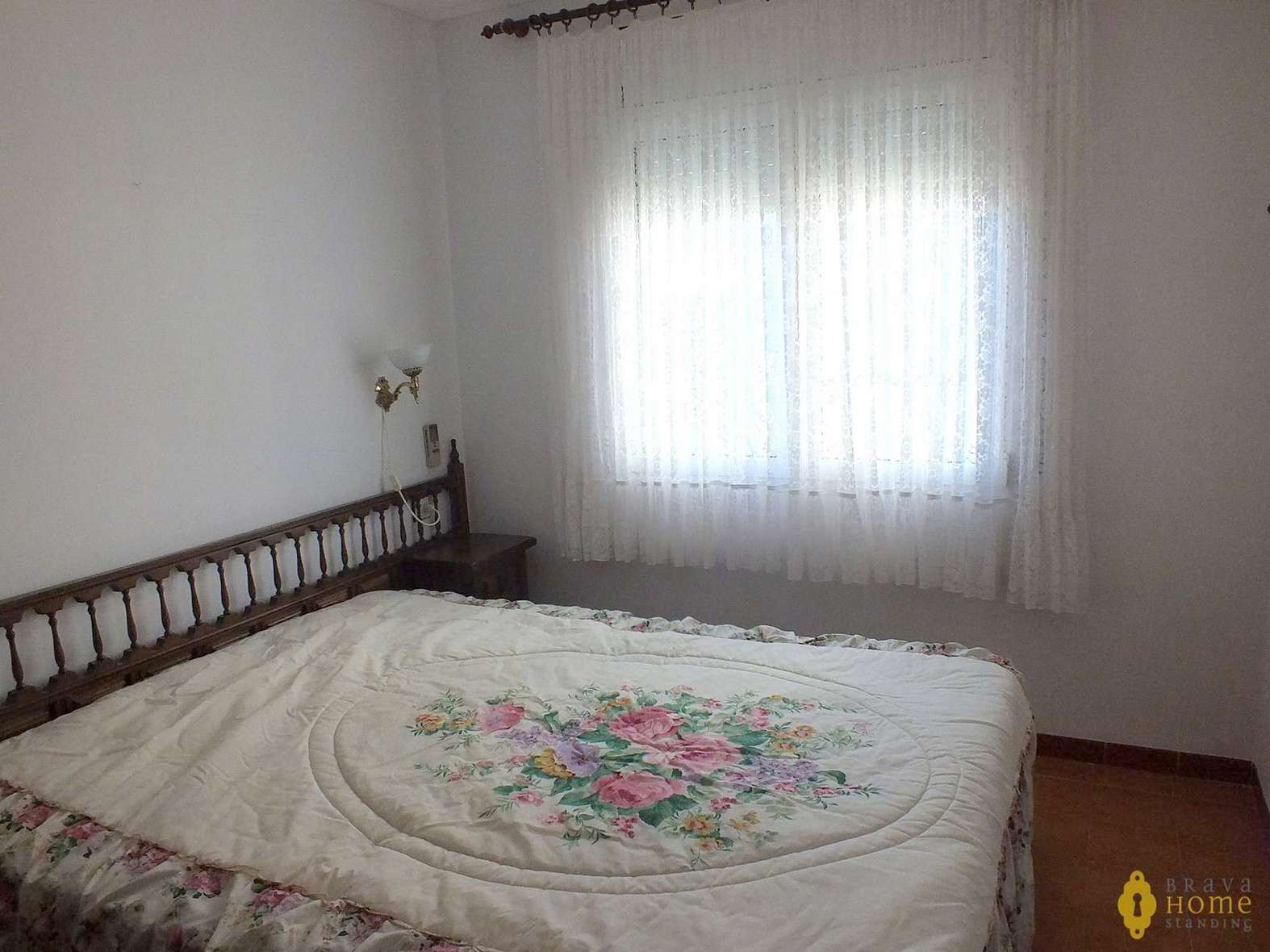 Beautiful house with mooring for sale in Rosas - Santa Margarita