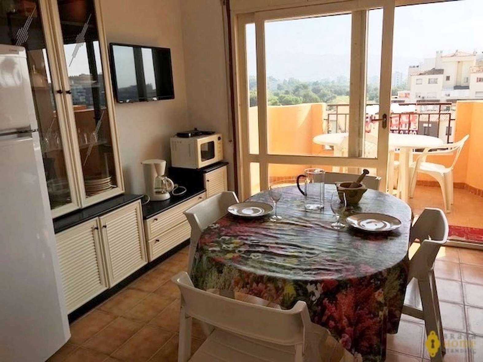 Beautiful studio situated at only 600m from the beach with private parking in Santa Margarita