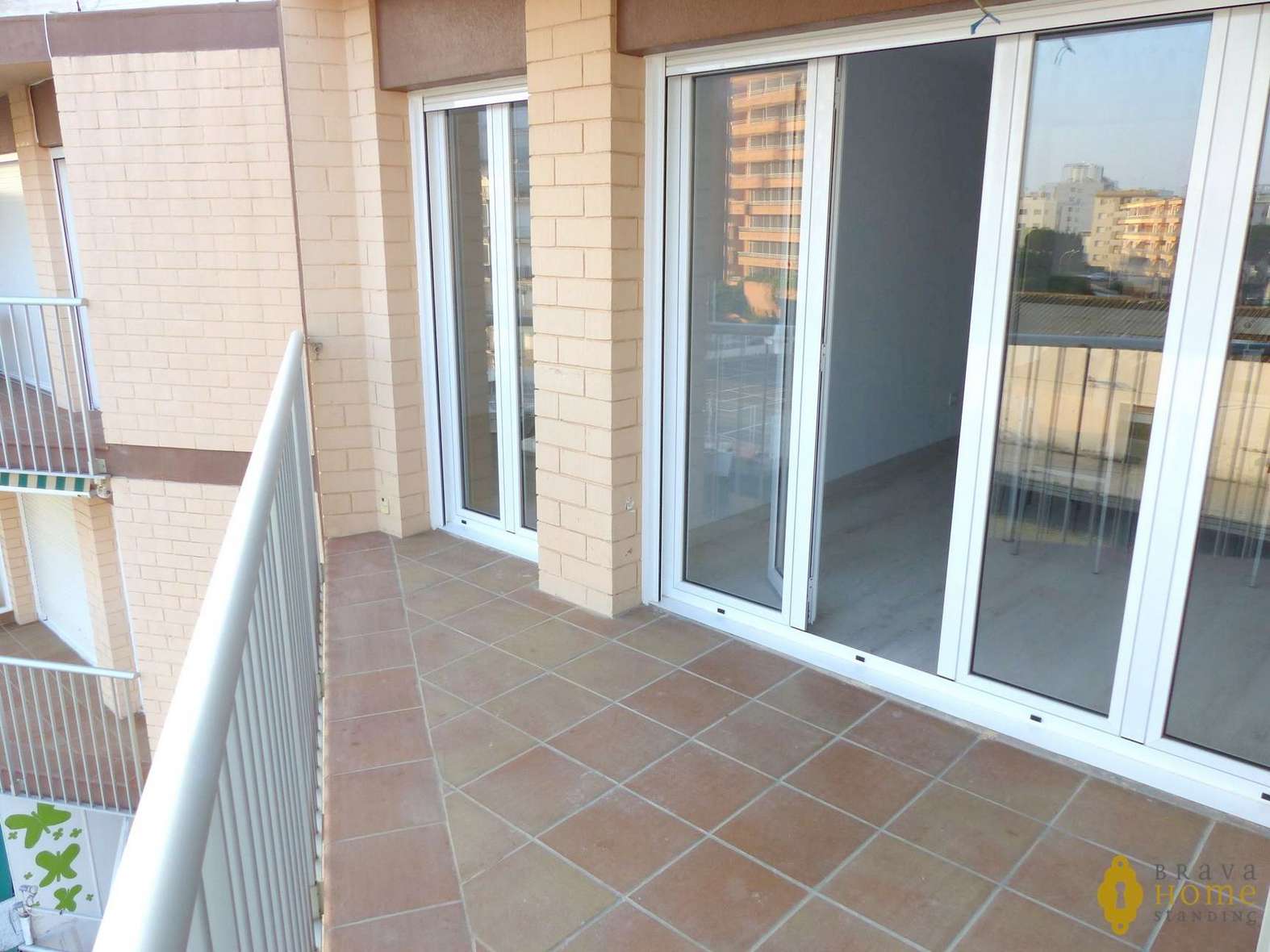 Renovated apartment with view over the canal for sale in Santa Margarita