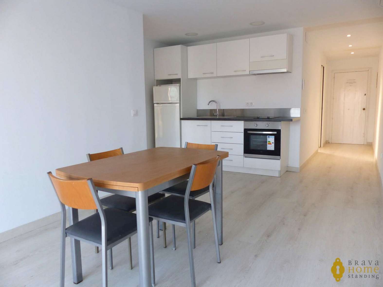 Renovated apartment with view over the canal for sale in Santa Margarita