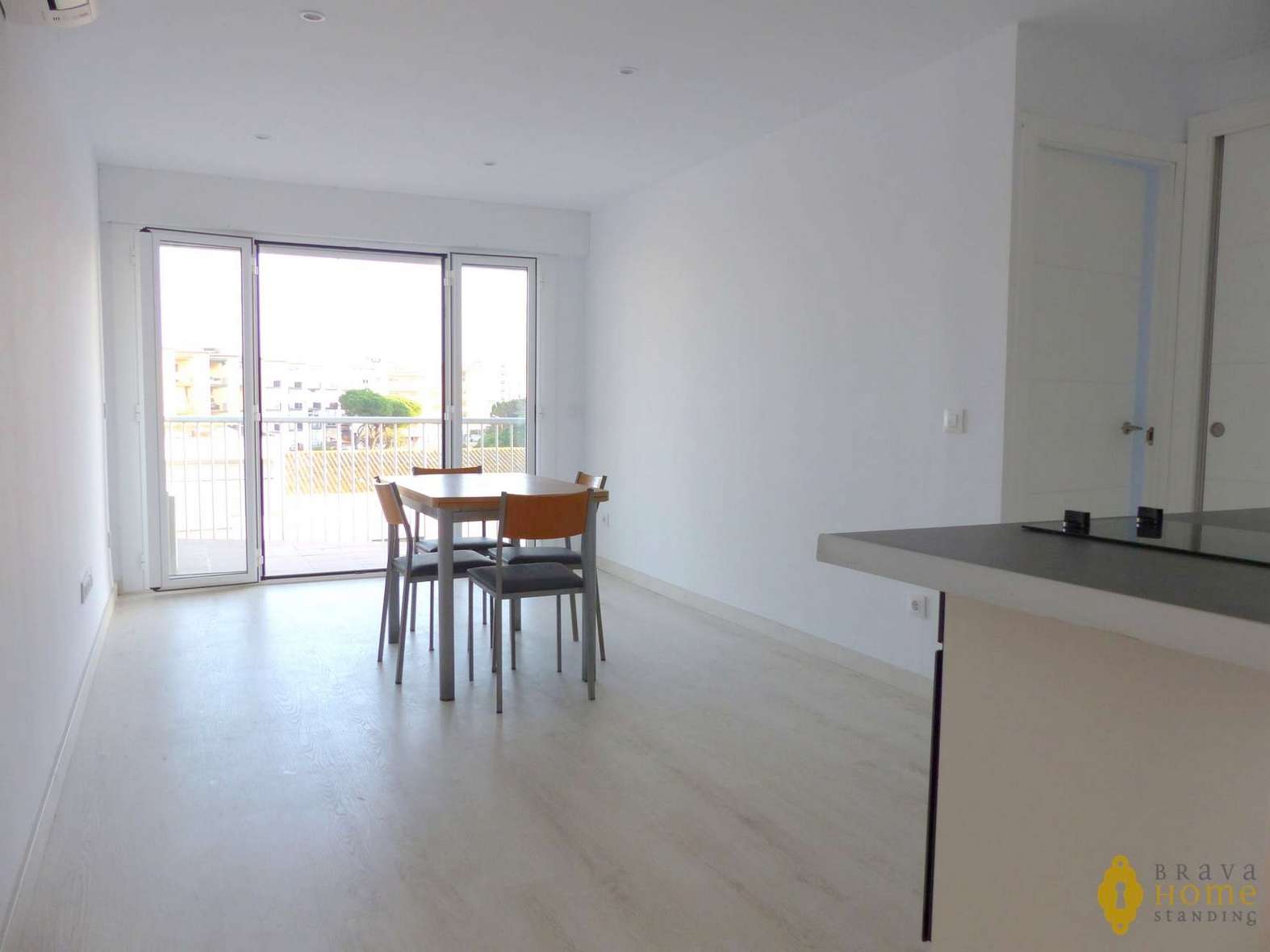 Renovated apartment with view over the canal for sale in Santa Margarita