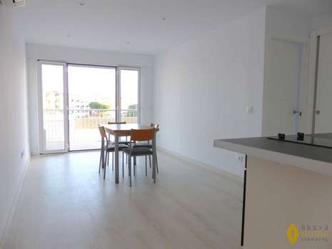 Renovated apartment with view over the canal for sale in Santa Margarita