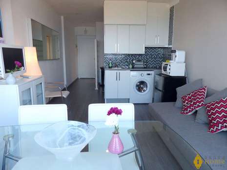 Superb apartment renovated in 1st line of sea for sale in Empuriabrava 