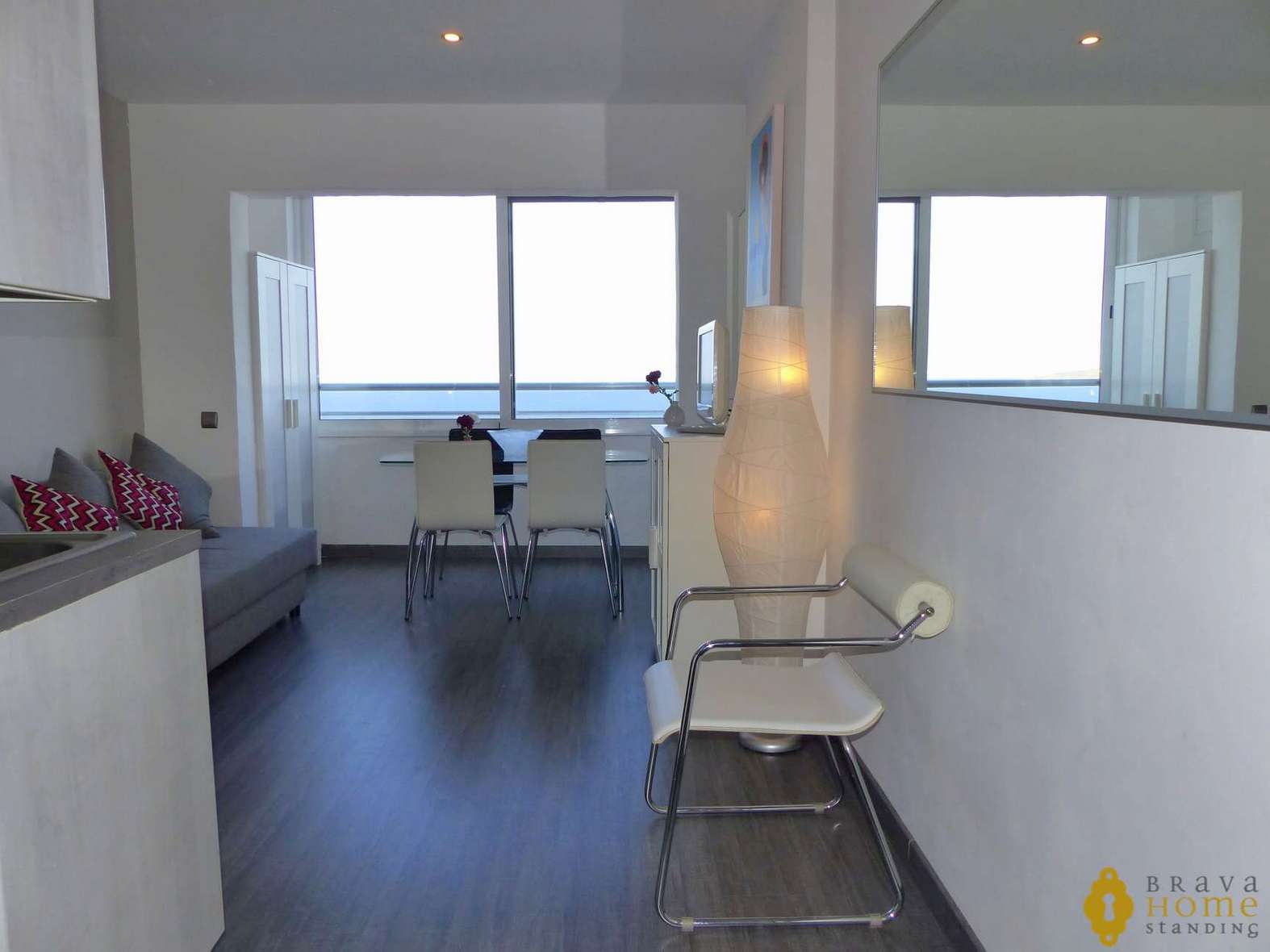 Superbe appartement rénové en 1ère ligne de mer, en vente à Empuriabrava