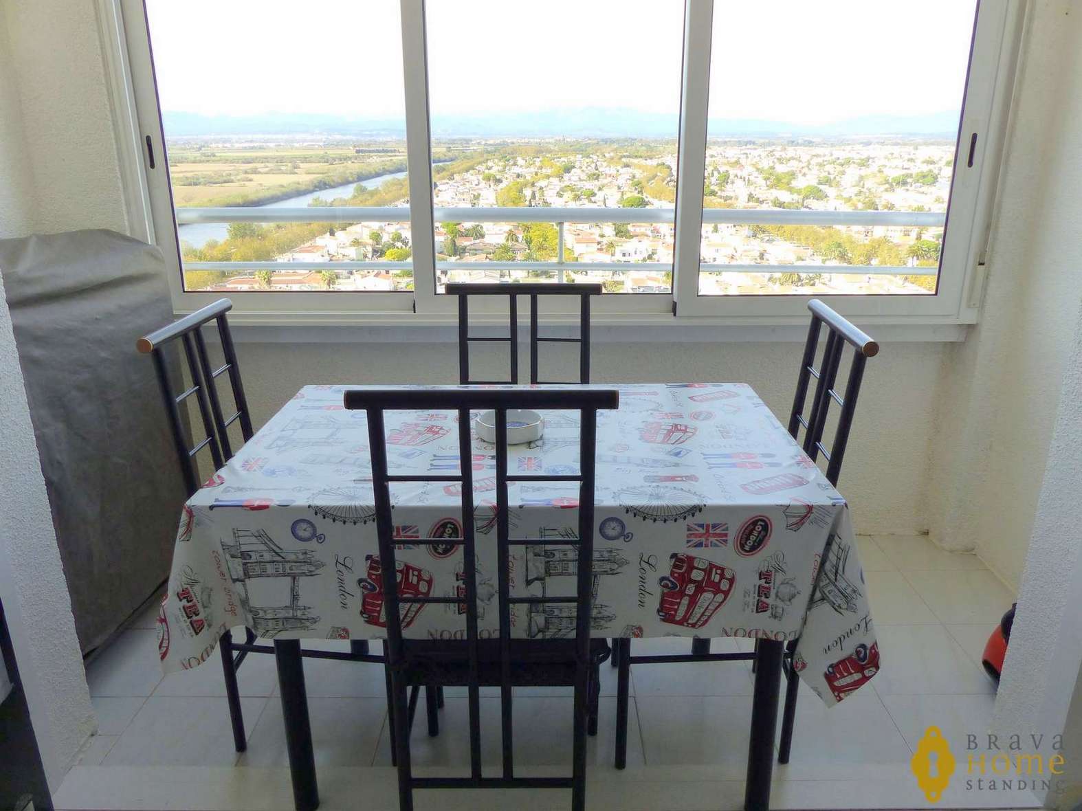 Hermoso estudio a 50m de la playa en venta en Empuriabrava Costa Brava
