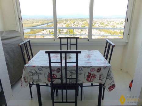 Hermoso estudio a 50m de la playa en venta en Empuriabrava Costa Brava