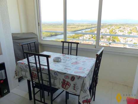 Hermoso estudio a 50m de la playa en venta en Empuriabrava Costa Brava