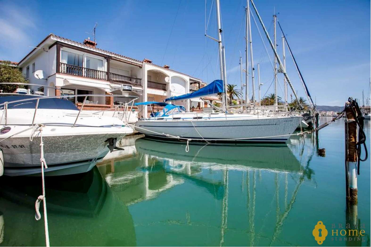 Exceptional house with mooring before the bridges, for sale in Empuriabrava