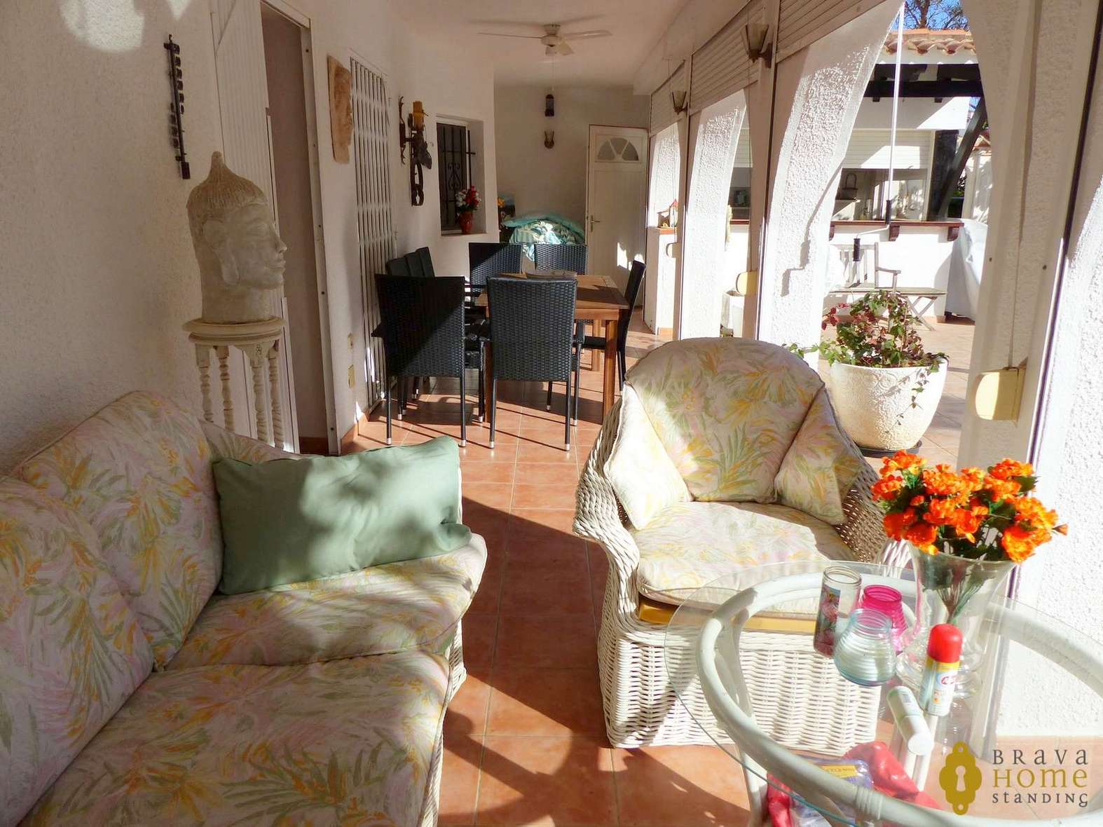 Hermosa villa con piscina cerca de la playa, en venta en Empuriabrava